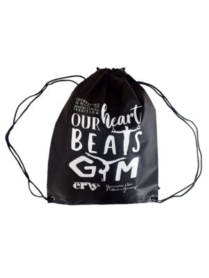 Turnbeutel in schwarz, Siebdruck "Our heart beats Gym"