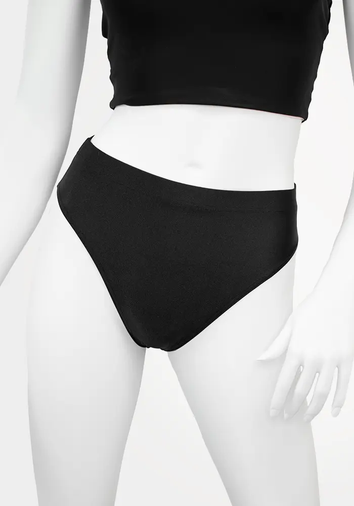 ERVY taillierter Sportslip mit 25mm Bund in Schwarz für Tanz.