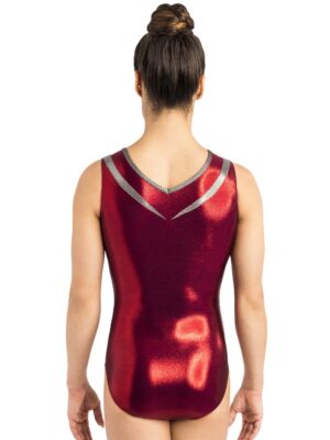 ERVY roter Glanz Wettkampfanzug mit graphitfarbenen Applikationen und ohne Arme.